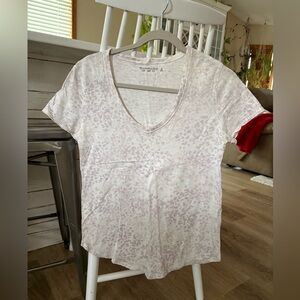 Abercrombie tee size small